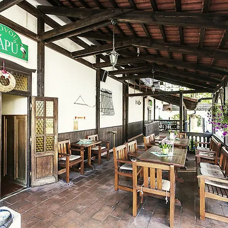 伍德翁查普旅馆 招待所 克赛拉迪