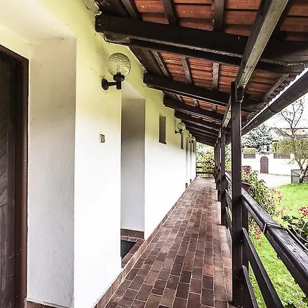 招待所 伍德翁查普旅馆 3*